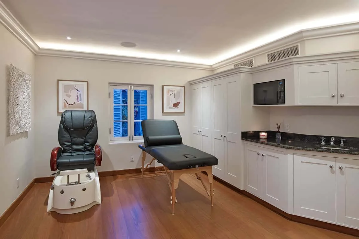 Bachelor Hall