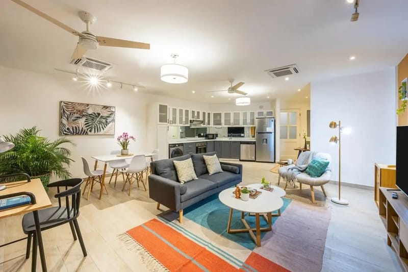 Spacious 1BR in Casco Antiguo w/ Balcony