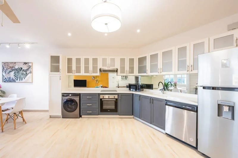 Spacious 1BR in Casco Antiguo w/ Balcony