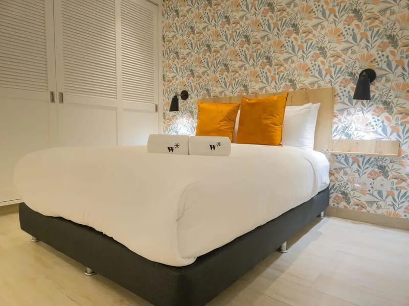 Spacious 1BR in Casco Antiguo w/ Balcony