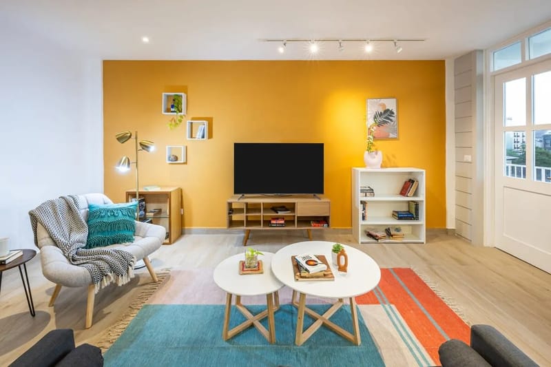 Spacious 1BR in Casco Antiguo w/ Balcony