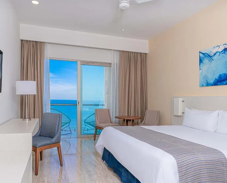 Deluxe sea-view king room