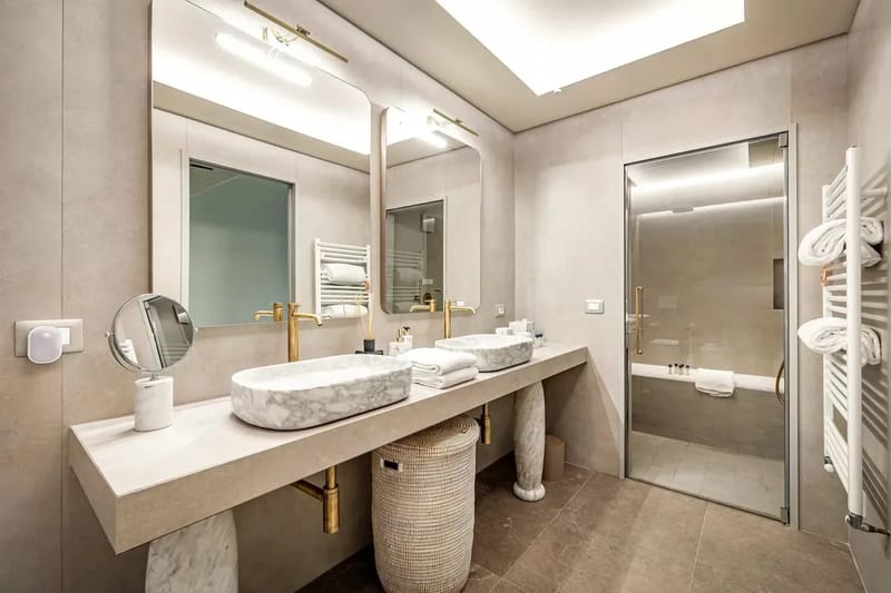 Deluxe King Suite