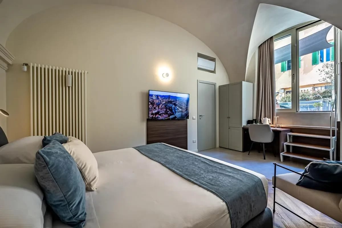 Deluxe King Suite
