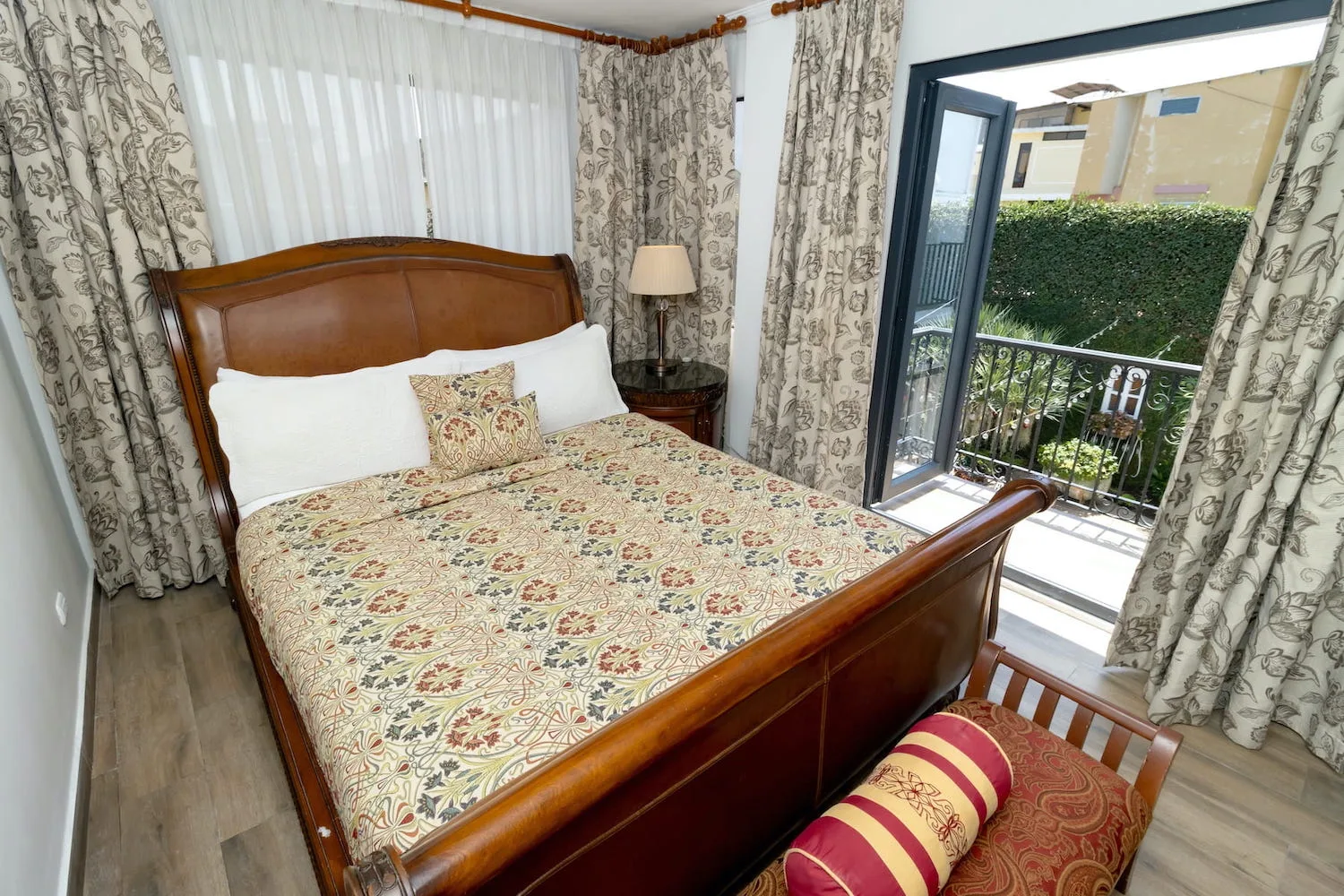 Habitación de autor con vista al jardín