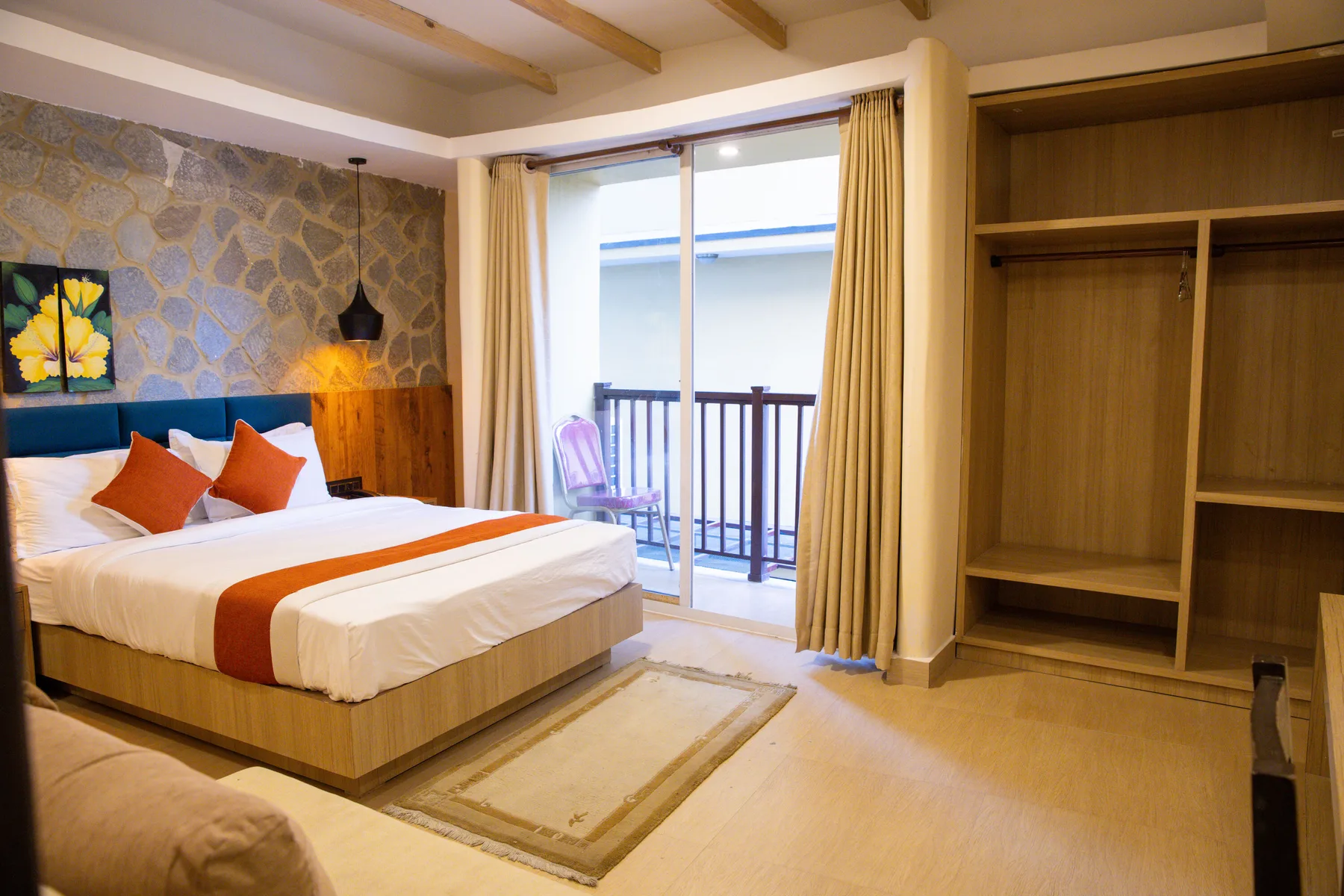 Deluxe Double Room — interior view