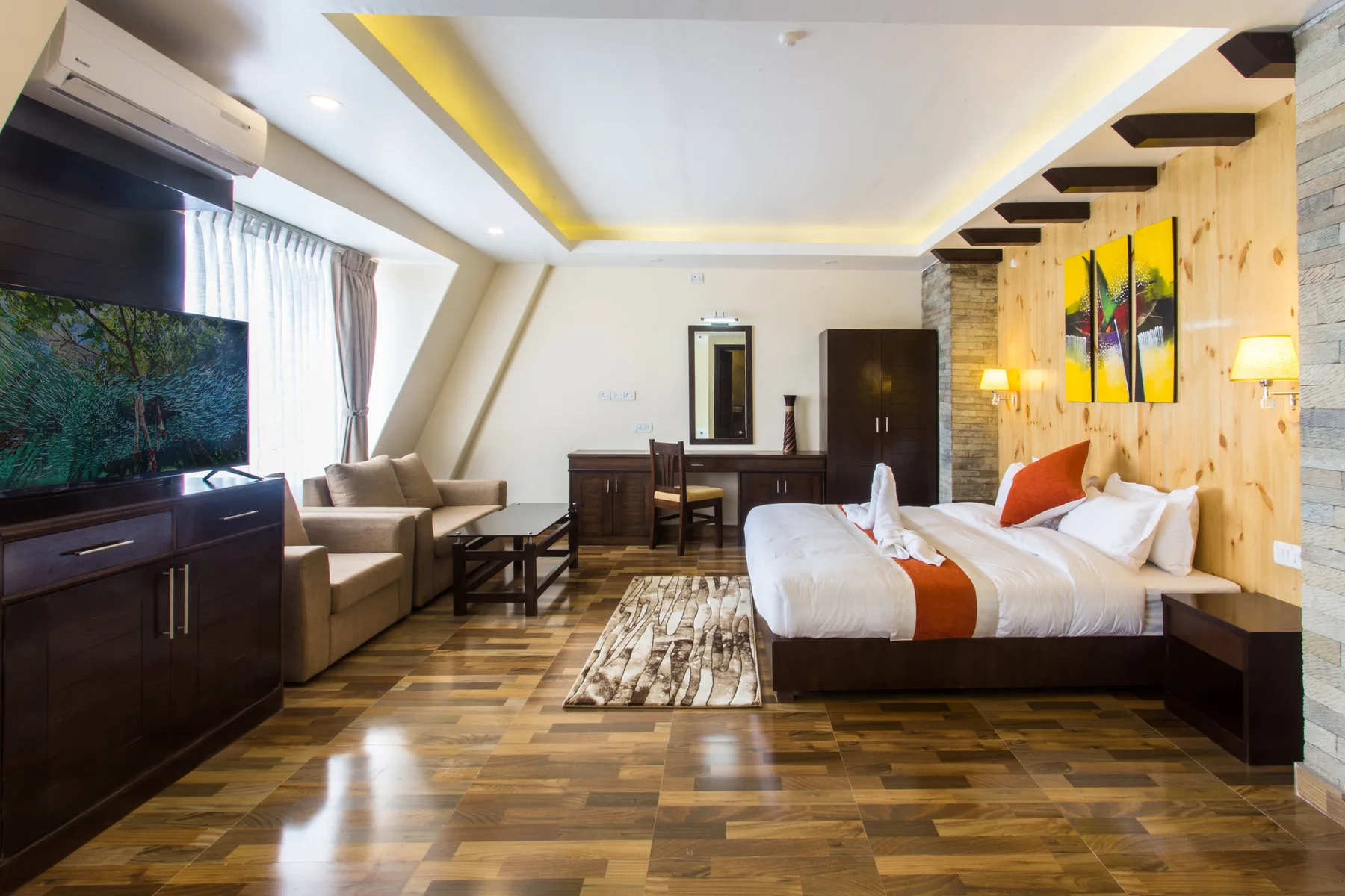 Deluxe Suite