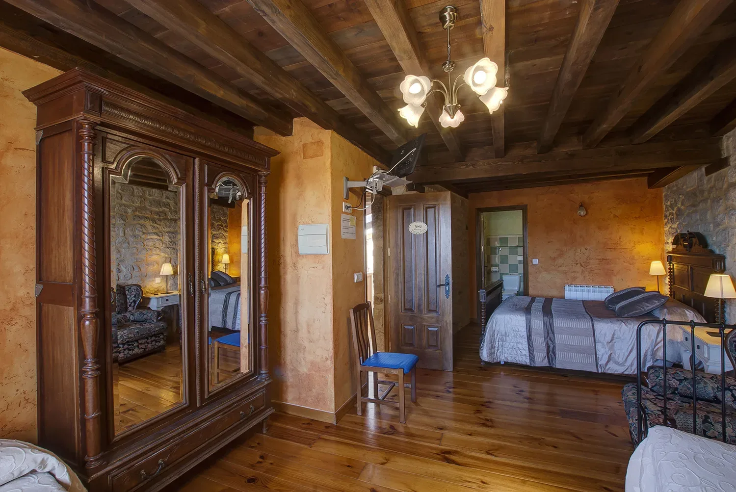 Room 1043 — quadruple room
