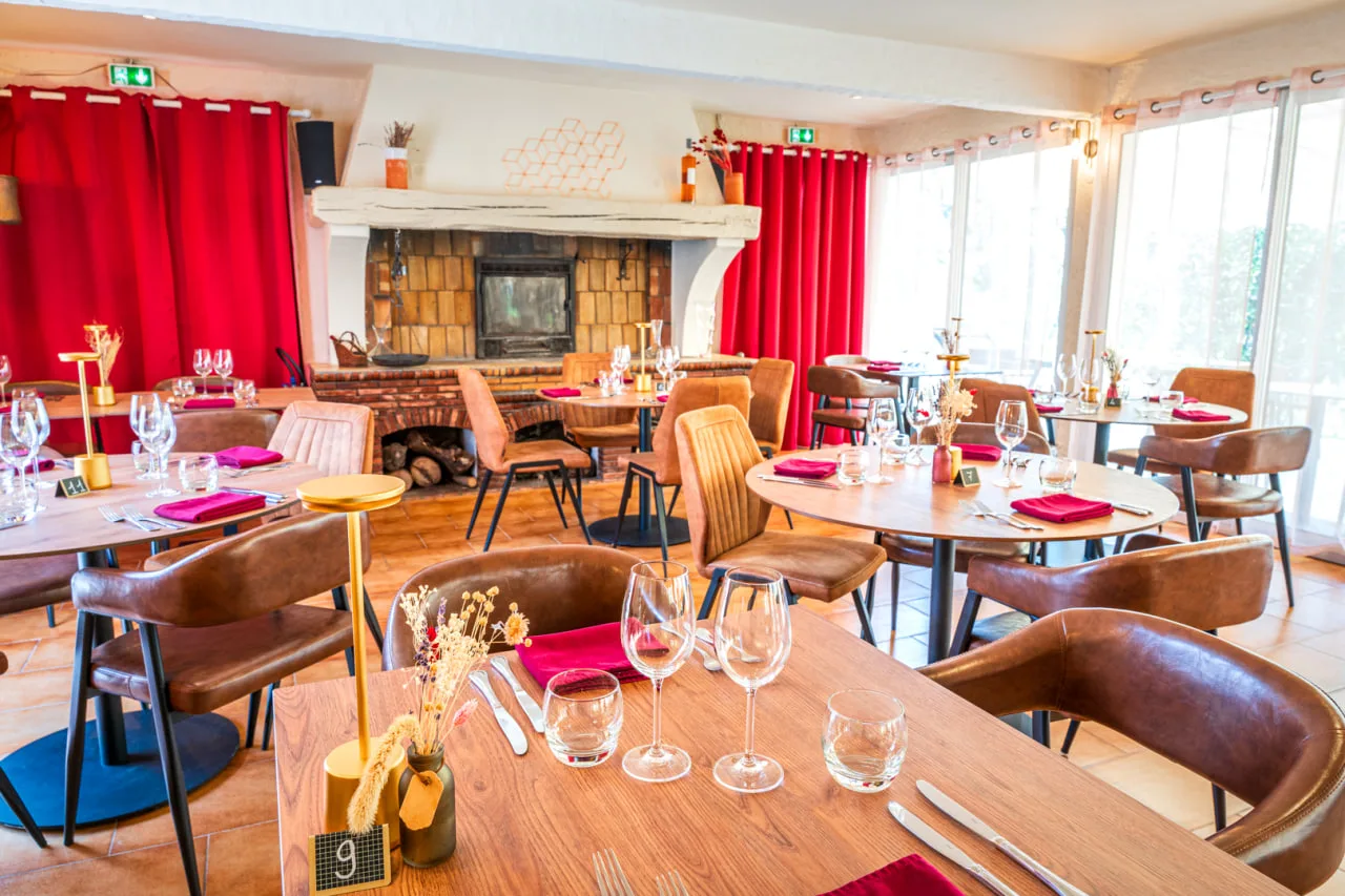 Restaurant dining room