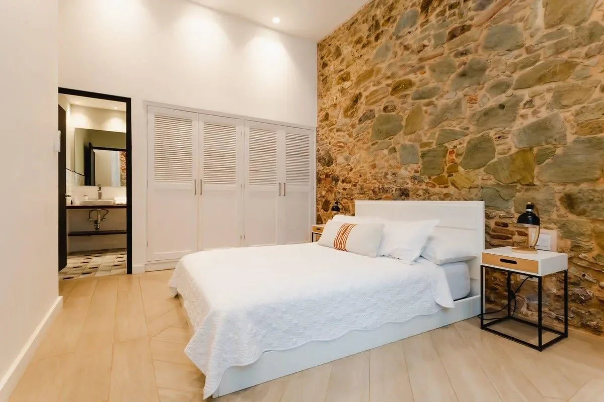 Polished 1BR in Plaza Catedral
