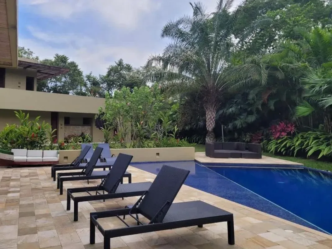 Astonishing 4BR House w/ pool in Anapoima