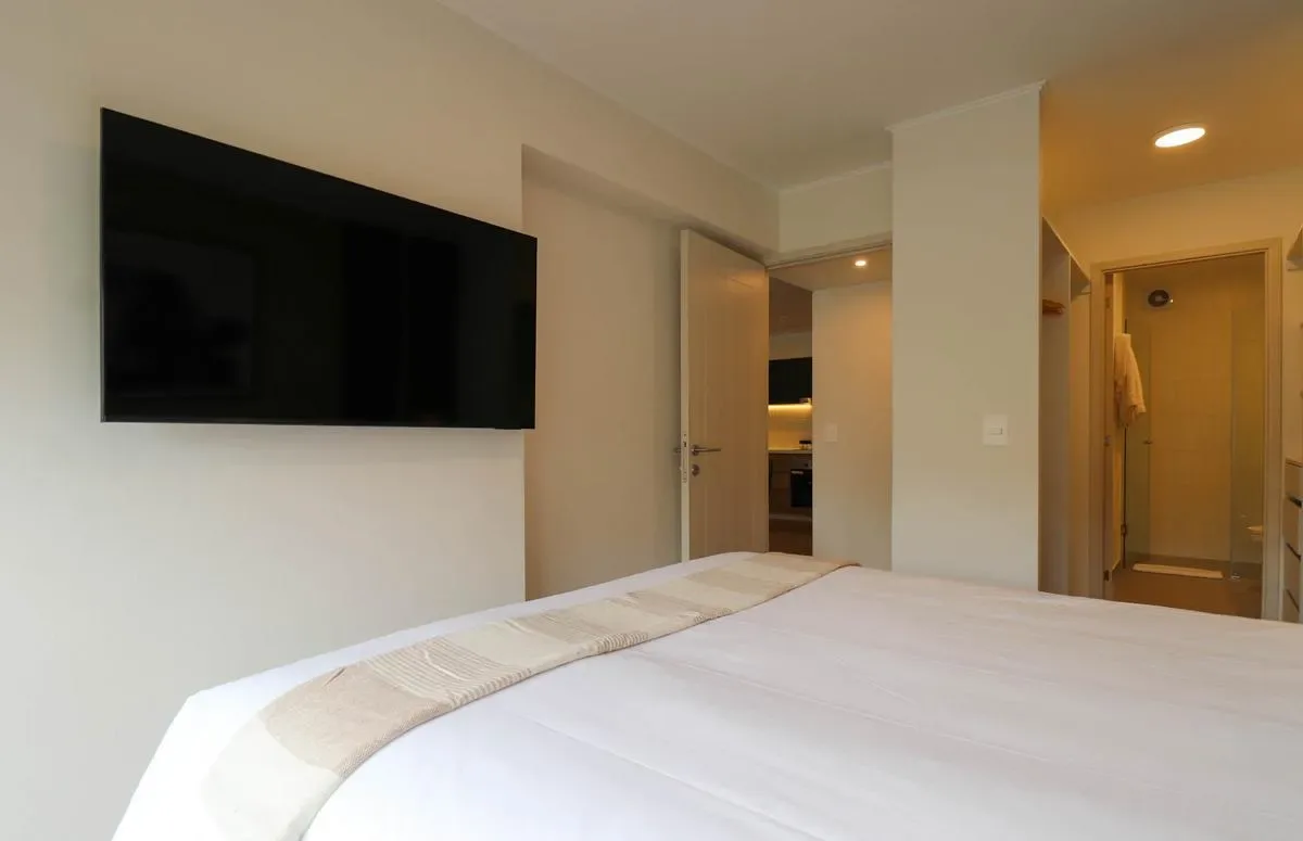 Prestigious 2BR w/ Balcony Near Larcomar