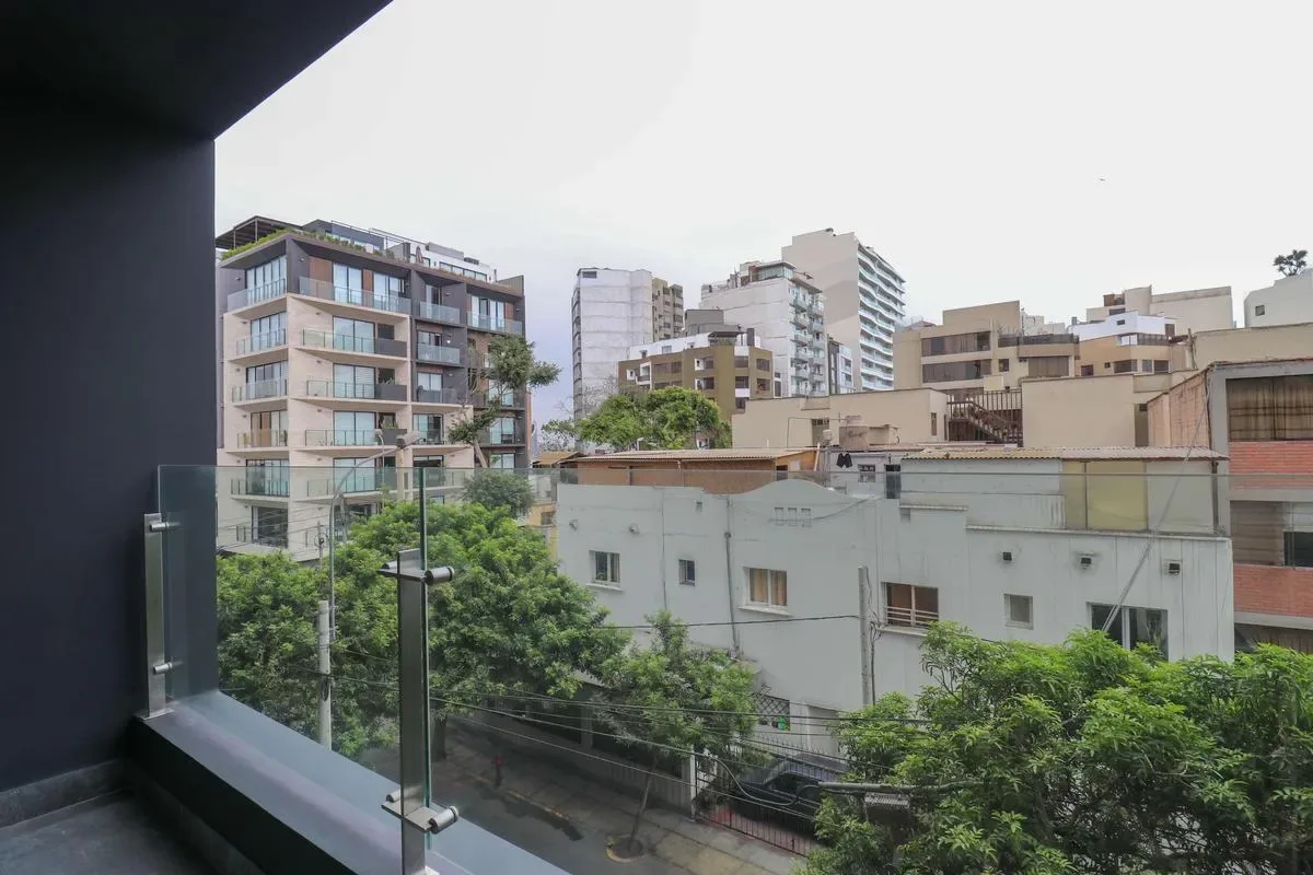 Prestigious 2BR w/ Balcony Near Larcomar