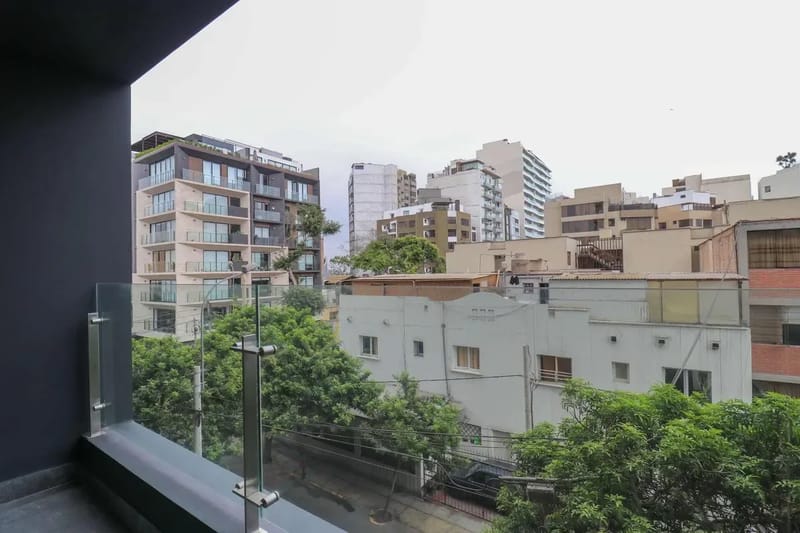 Prestigious 2BR w/ Balcony Near Larcomar