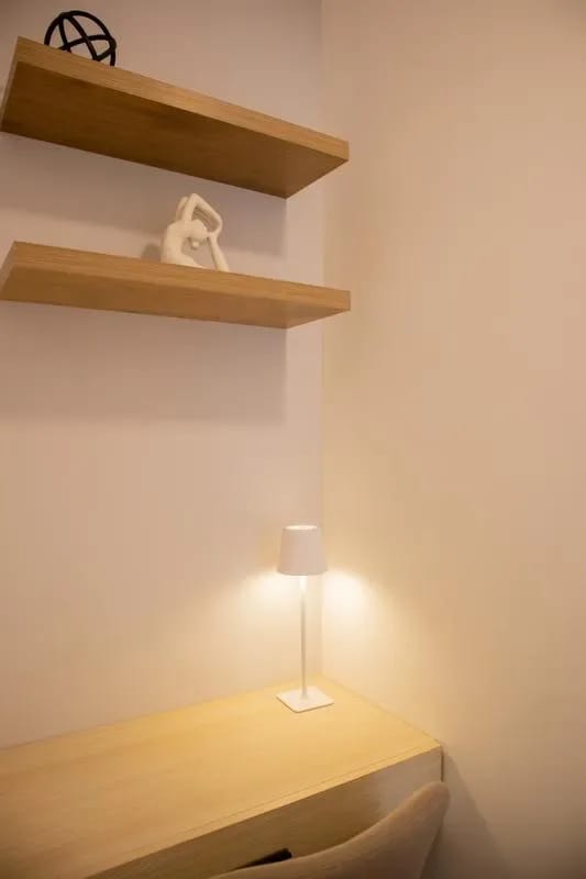 Sunlit 1BR w/ Private Balcony in Miraflores