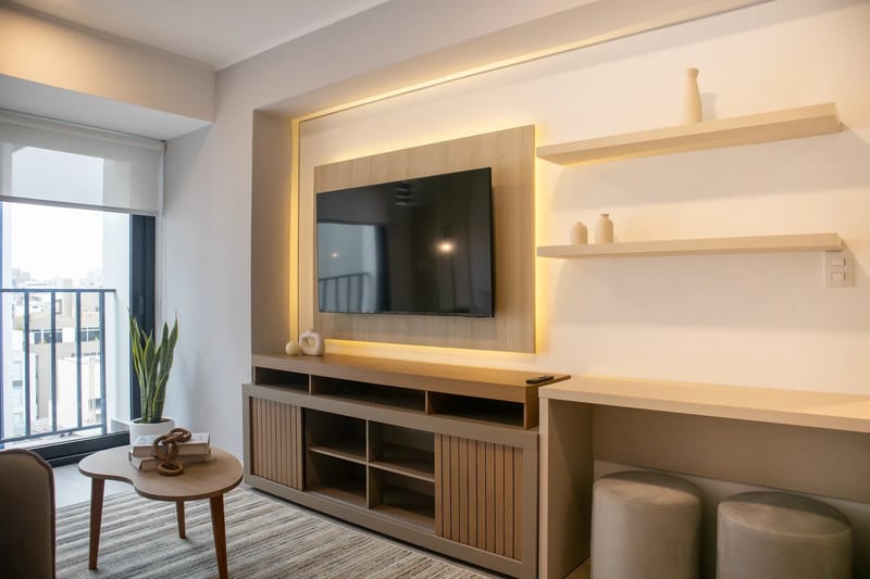 Sunlit 1BR w/ Private Balcony in Miraflores