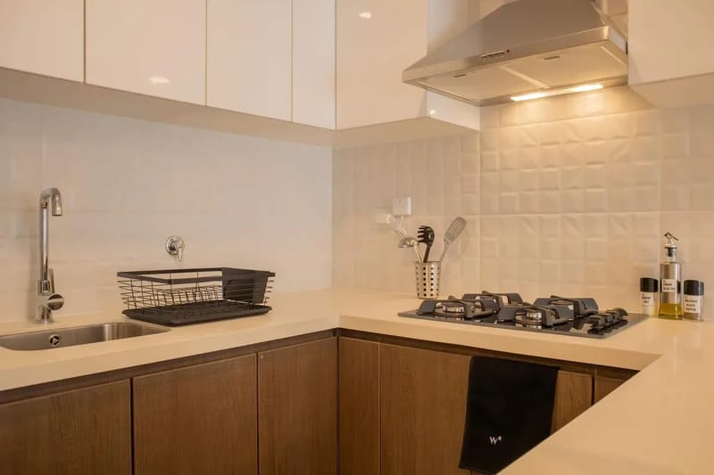Sunlit 1BR w/ Private Balcony in Miraflores