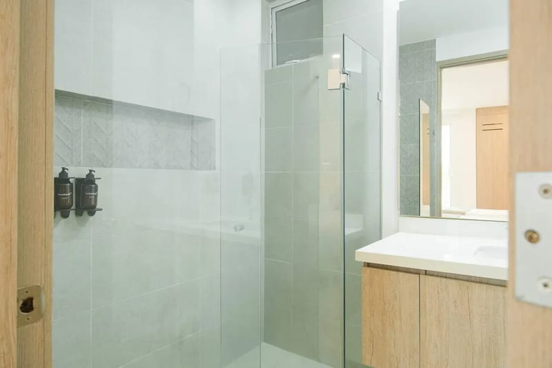 Deluxe 2BR w/ Terrace & A/C in Morros