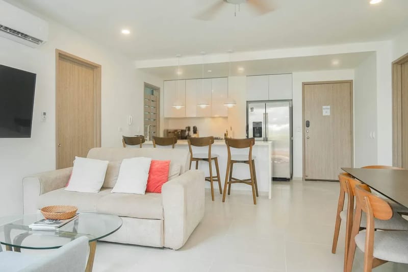 Deluxe 2BR w/ Terrace & A/C in Morros
