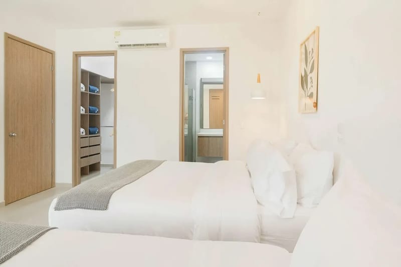 Deluxe 2BR w/ Terrace & A/C in Morros