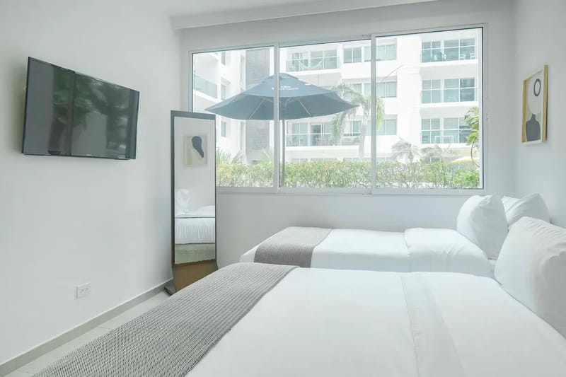 Deluxe 2BR w/ Terrace & A/C in Morros
