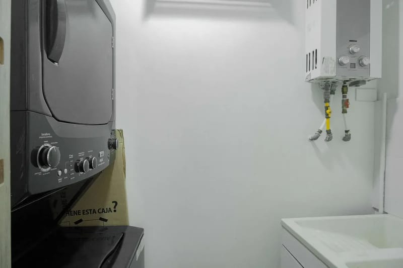 Deluxe 2BR w/ Terrace & A/C in Morros
