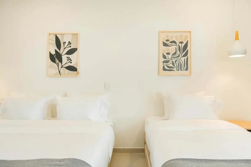 Deluxe 2BR w/ Terrace & A/C in Morros