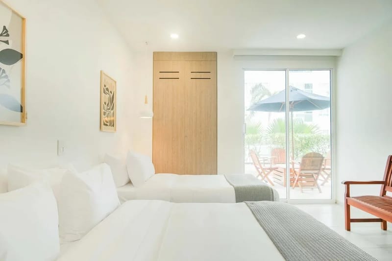 Deluxe 2BR w/ Terrace & A/C in Morros