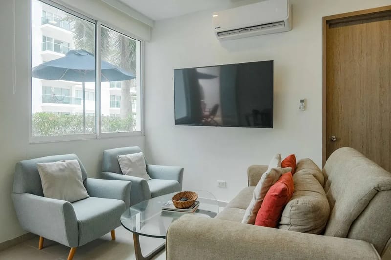 Deluxe 2BR w/ Terrace & A/C in Morros