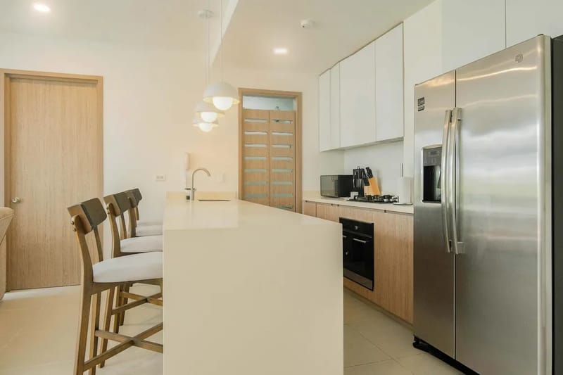 Deluxe 2BR w/ Terrace & A/C in Morros