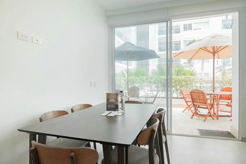 Deluxe 2BR w/ Terrace & A/C in Morros