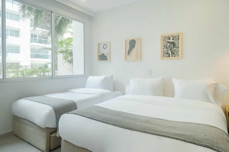 Deluxe 2BR w/ Terrace & A/C in Morros