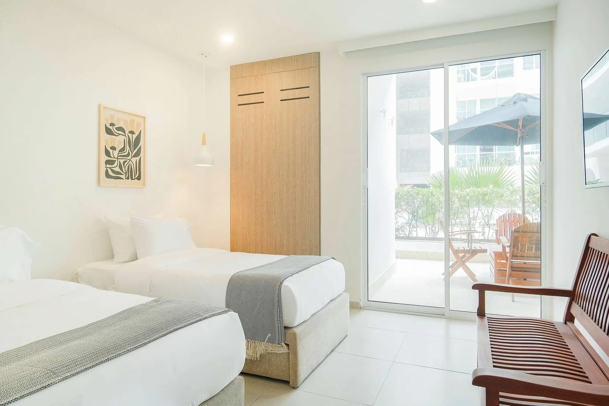 Deluxe 2BR w/ Terrace & A/C in Morros