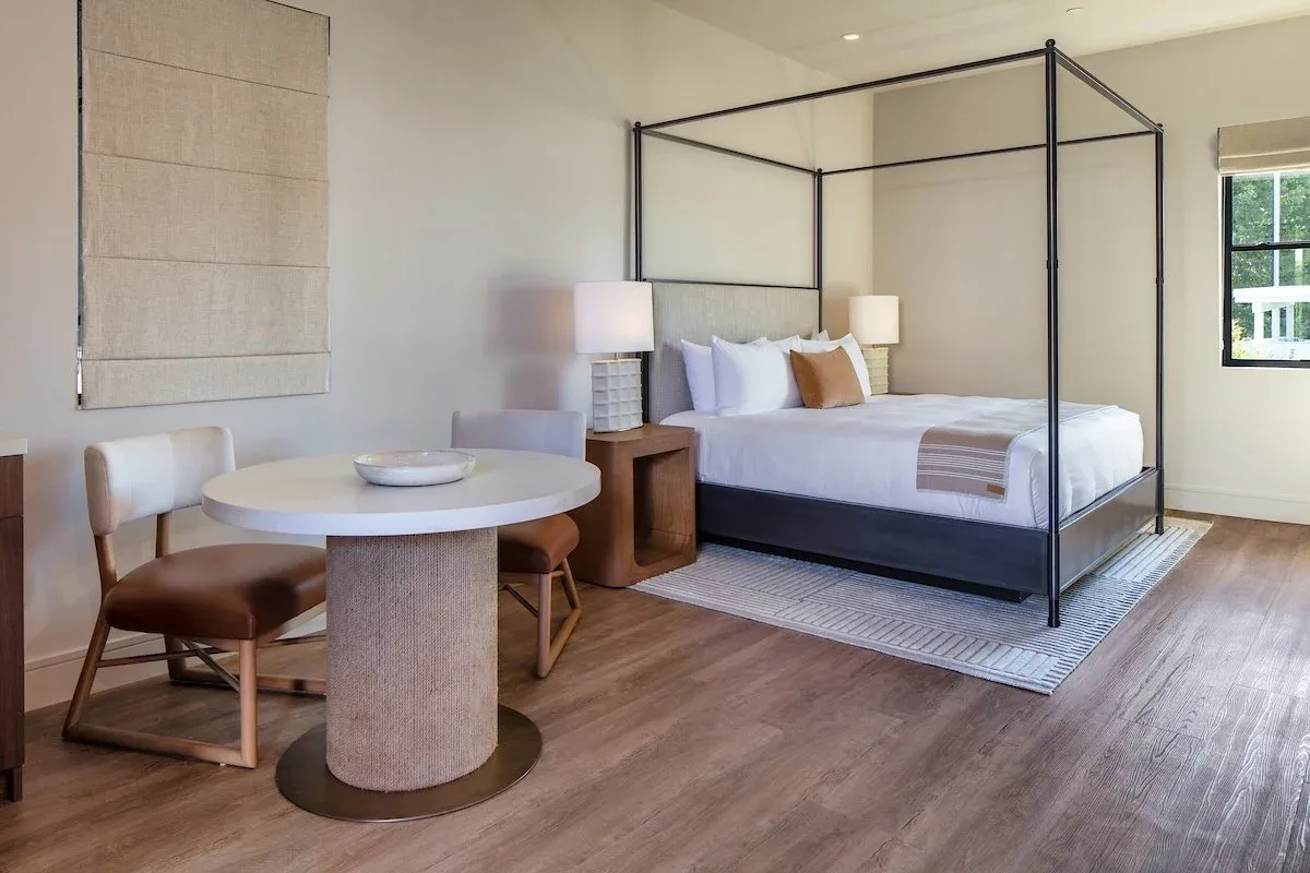 Dormitorio de una suite del hotel
