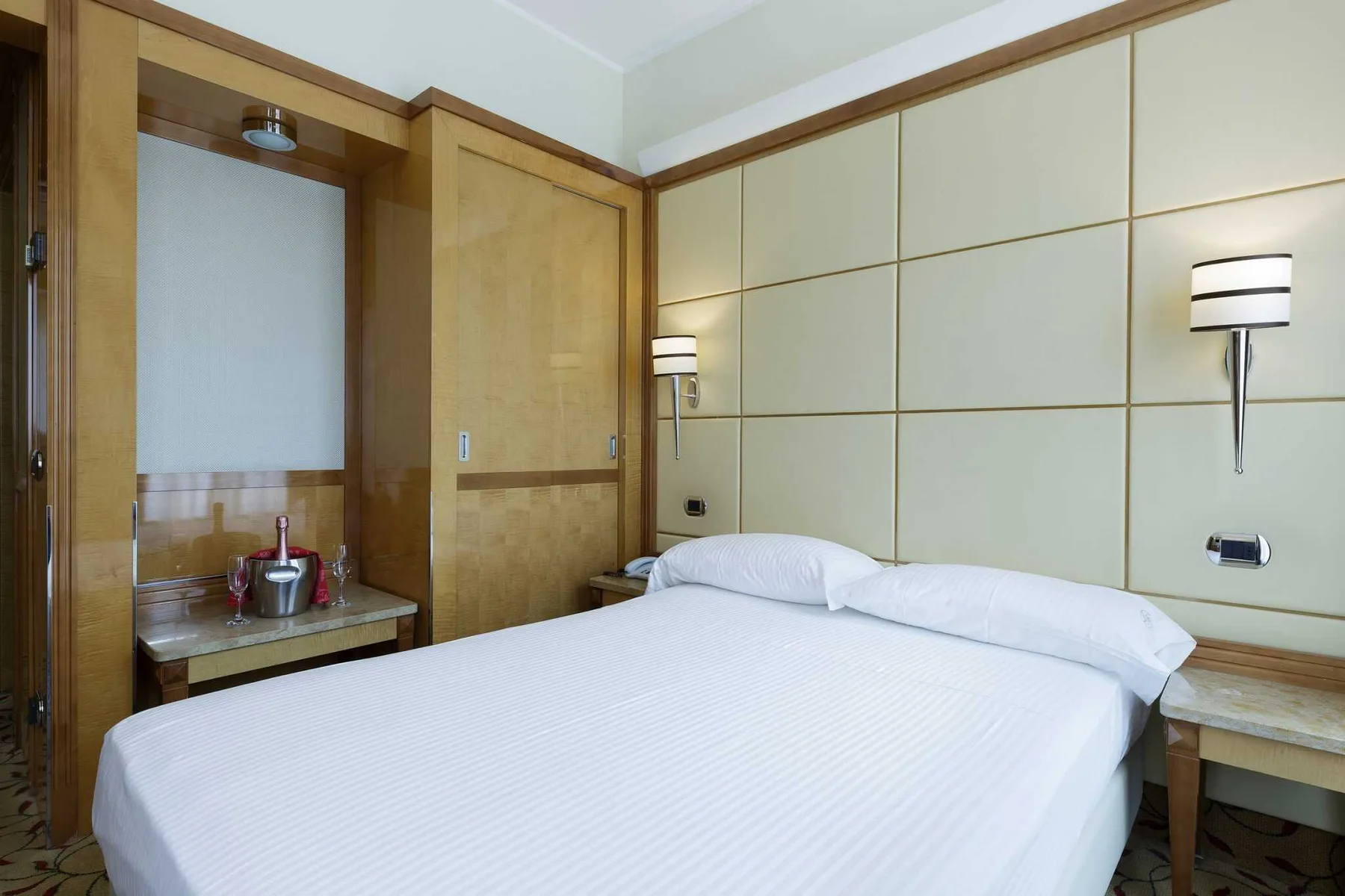 Habitación clásica con cama queen
