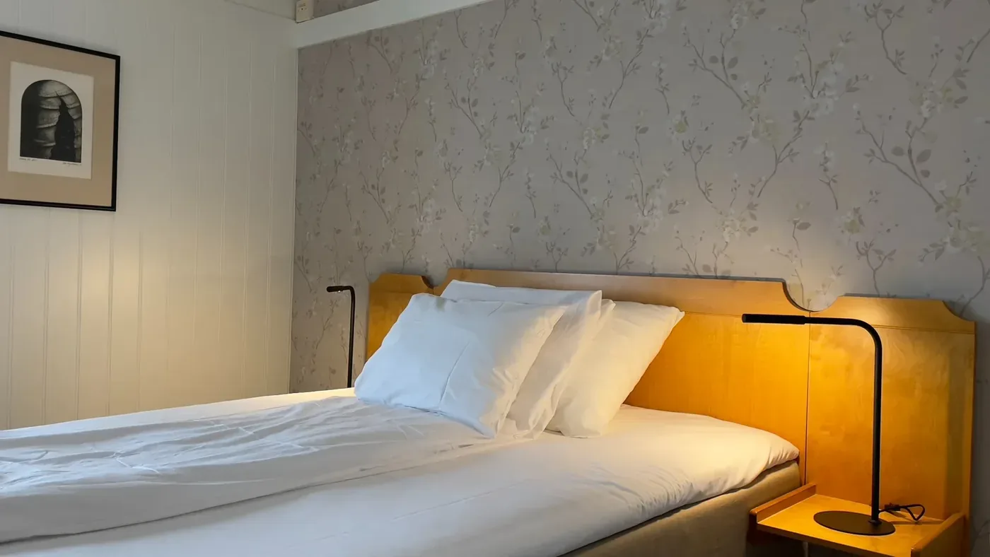 Single room with warm lighting