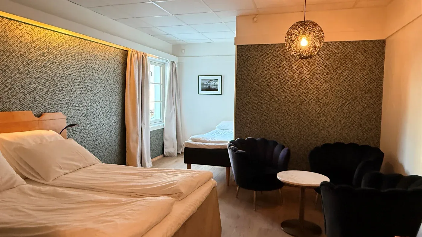 Triple room with sitting area