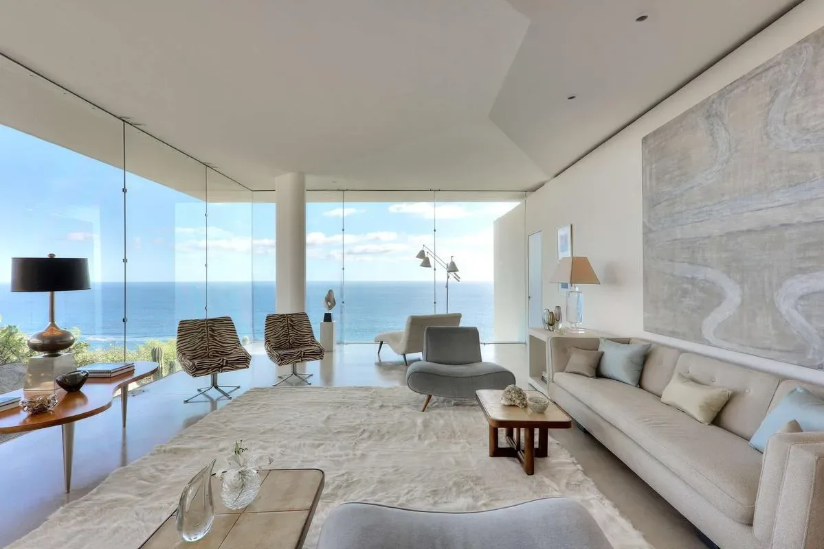 Remarkable 4BR Villa w/ Oceans Views & Pool