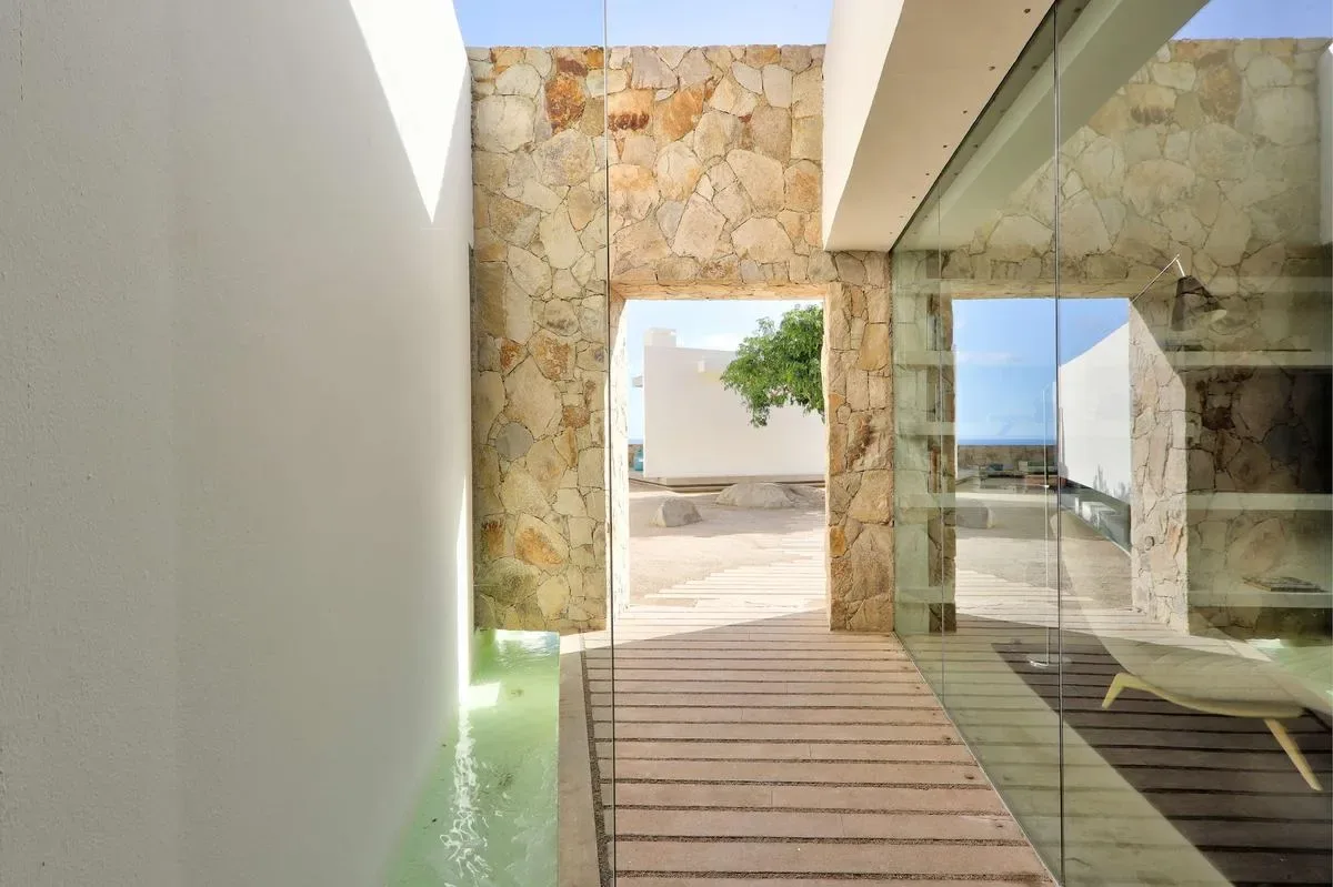 Remarkable 4BR Villa w/ Oceans Views & Pool