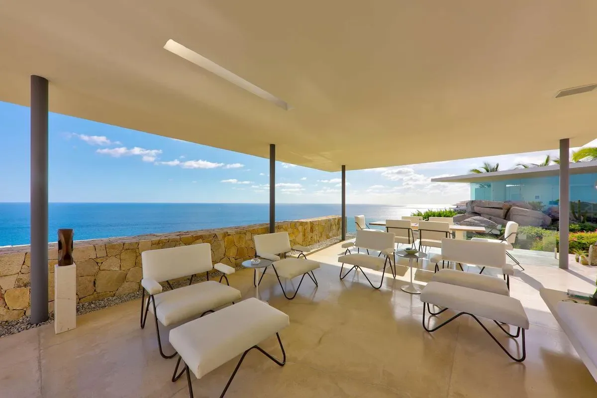 Remarkable 4BR Villa w/ Oceans Views & Pool