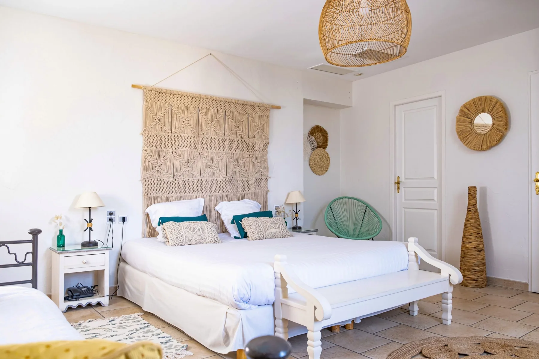 Hotel La Bastide Cabezac y sus terrenos
