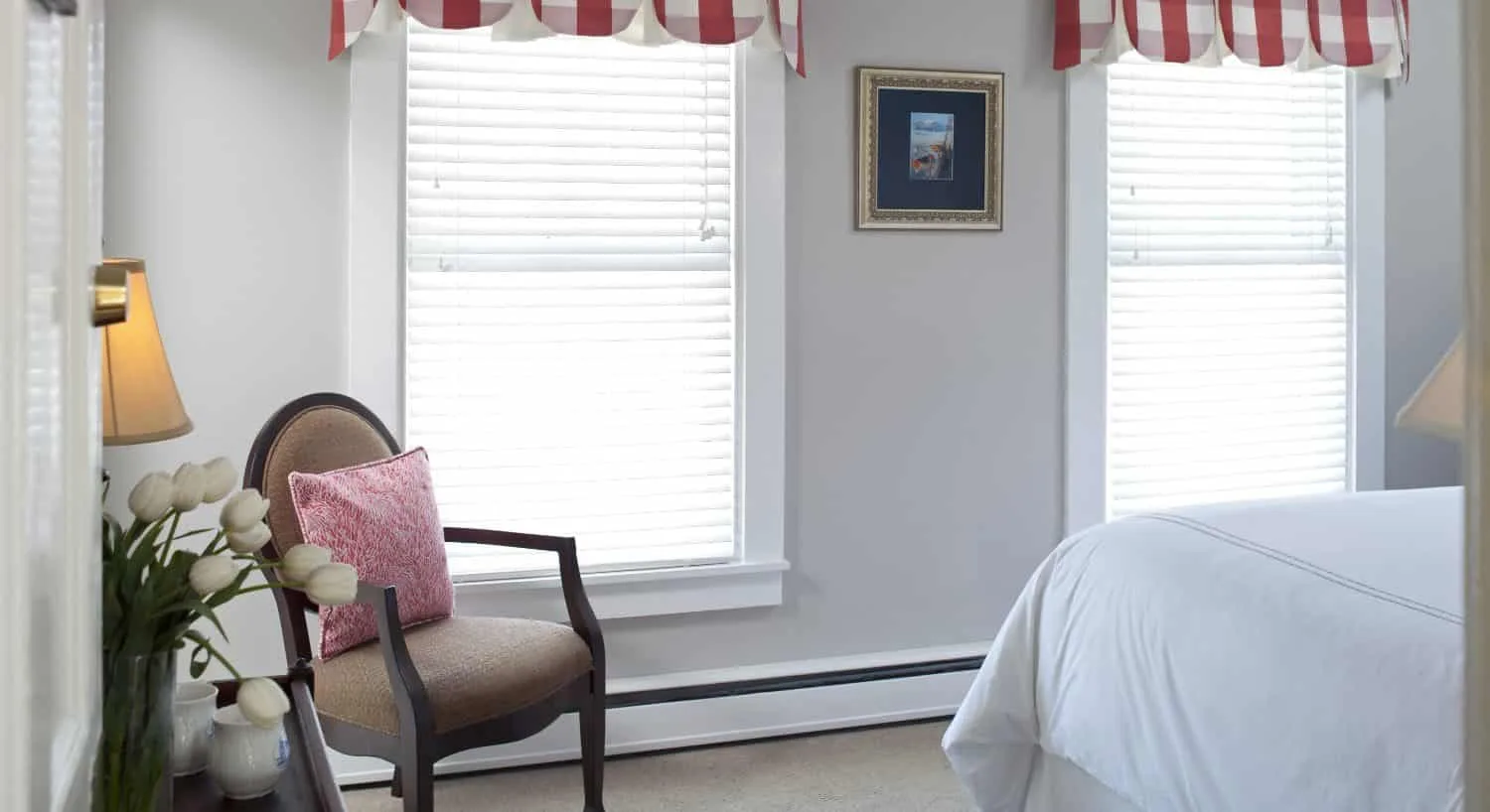 Cape Neddick room with a sitting chair