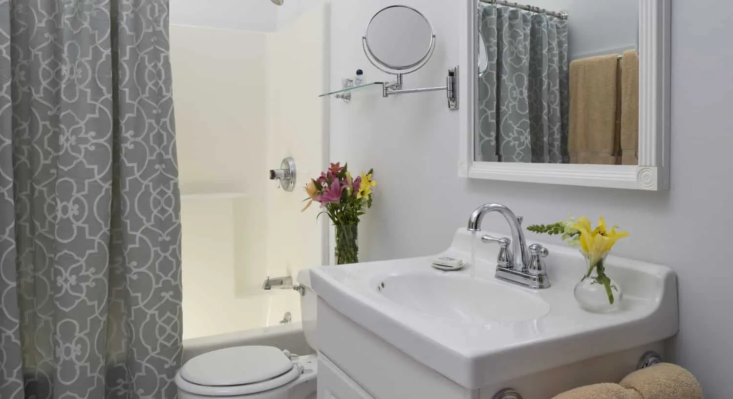 Marshall Point bathroom