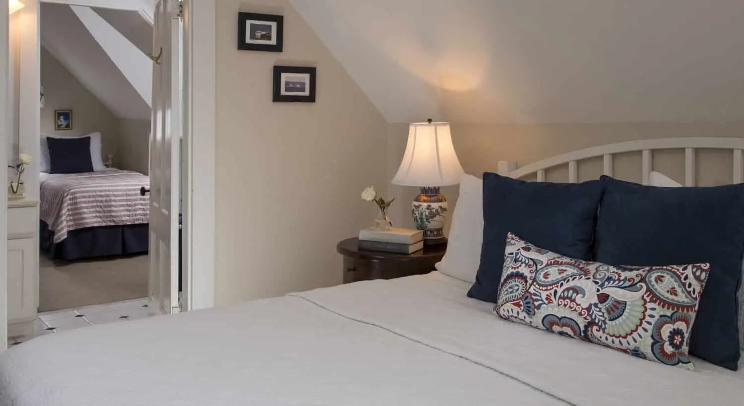 Bass Harbor suite bedroom with adjoining twin bed