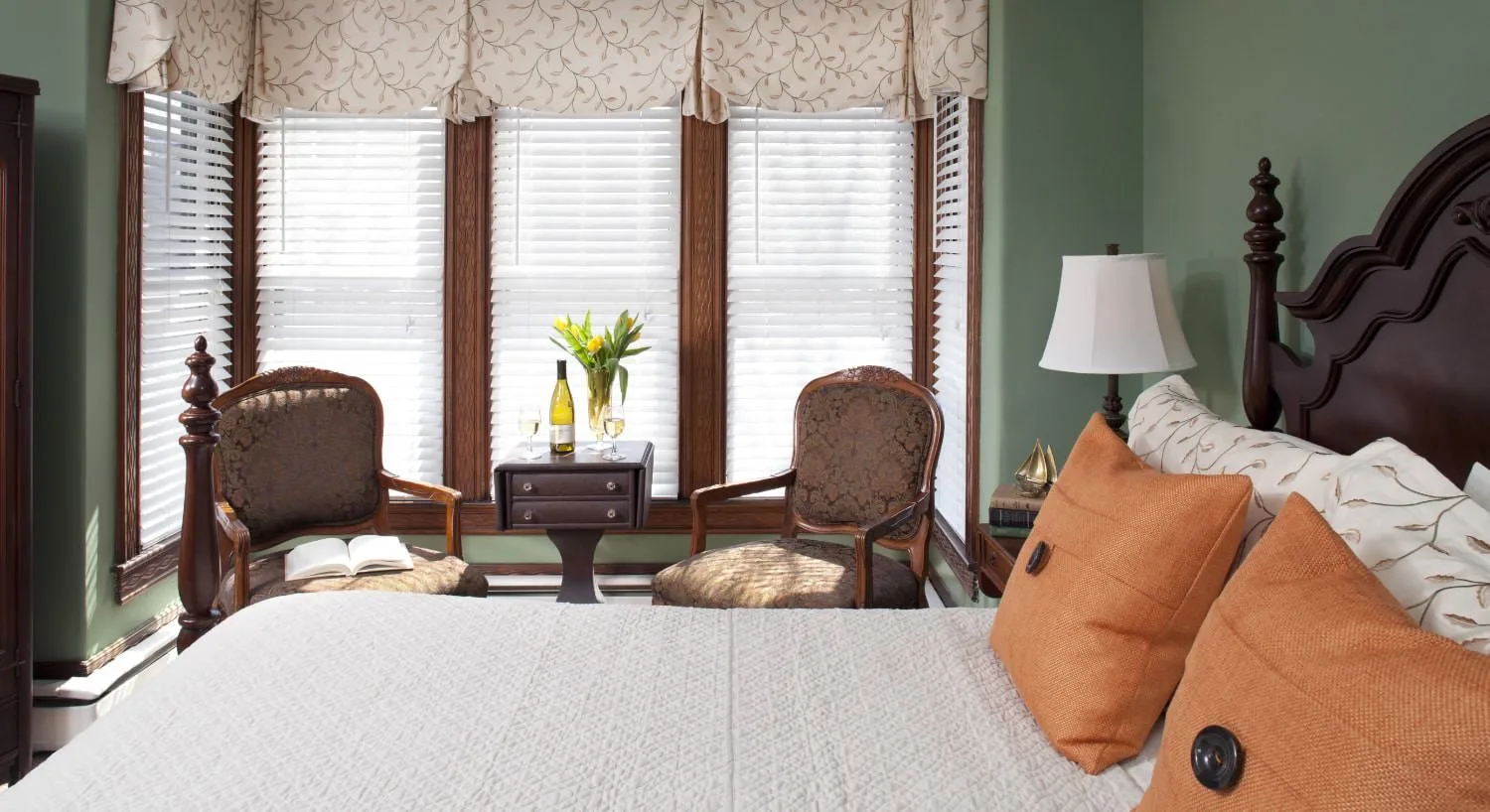 Pemaquid Point bedroom and sitting area