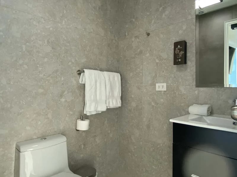 Lovely 2BR w/AC near Kennedy Park