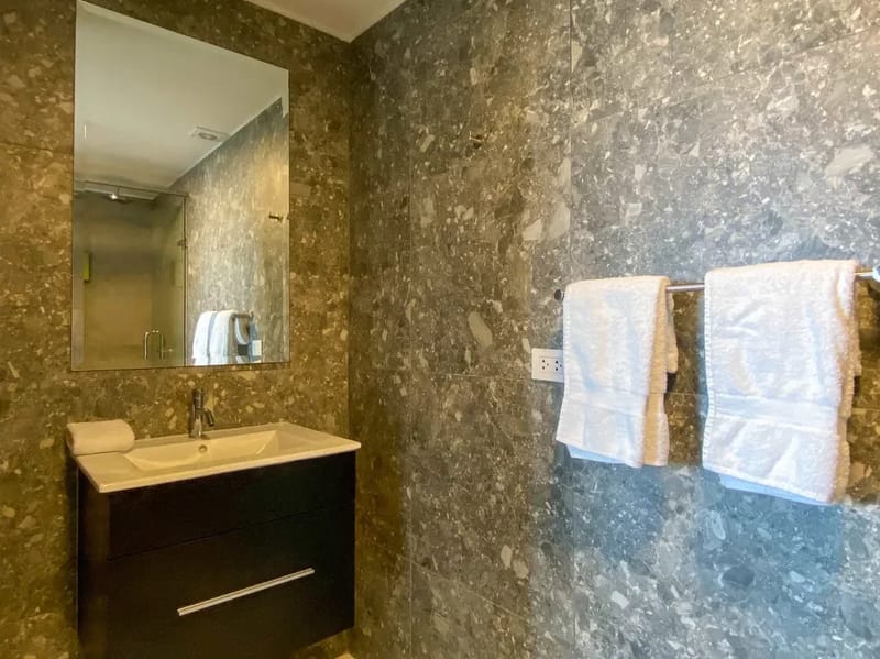 Lovely 2BR w/AC near Kennedy Park
