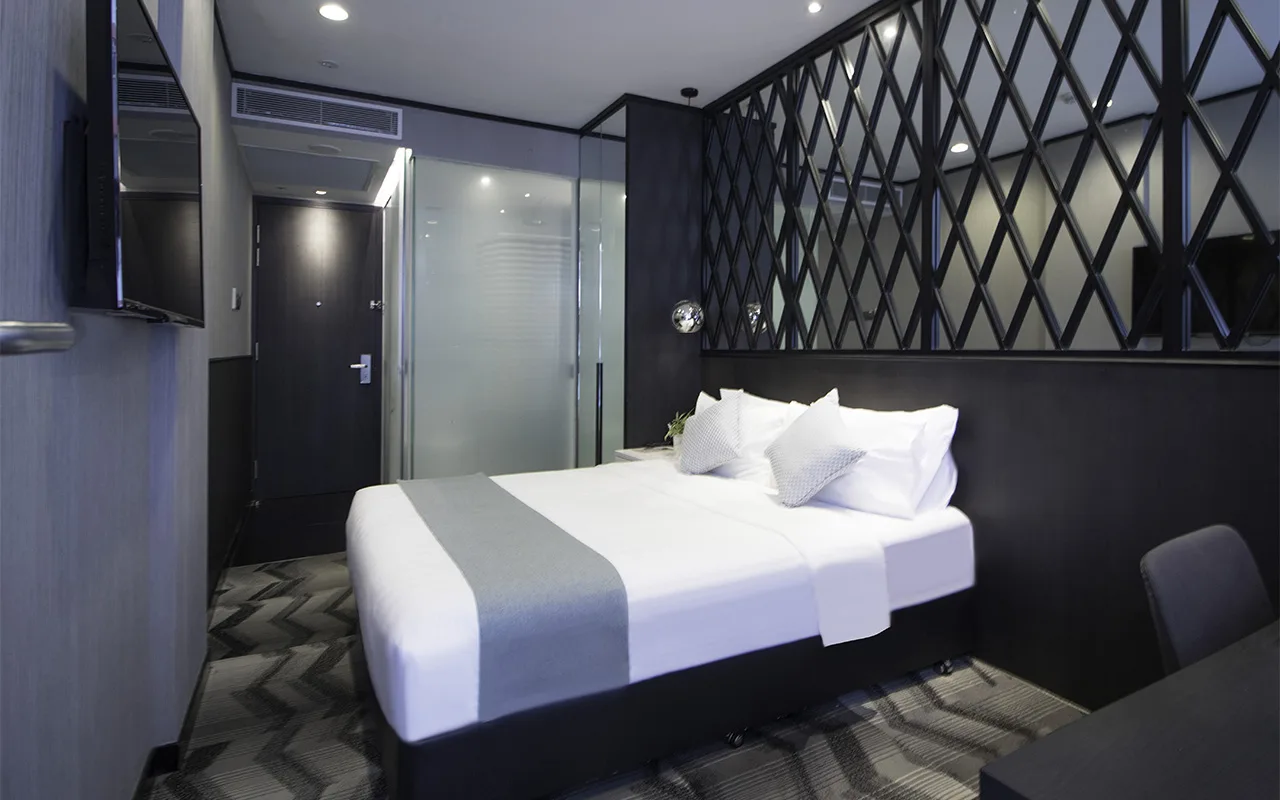 Habitación con acceso a la piscina
