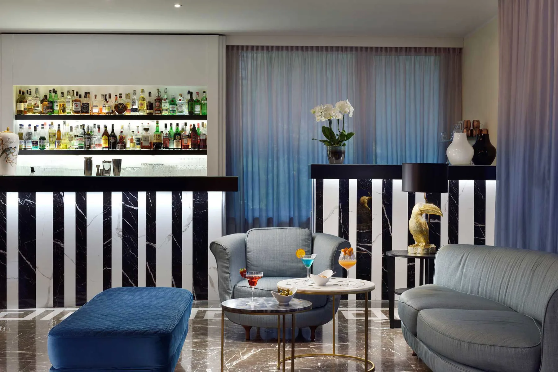 Hotel bar