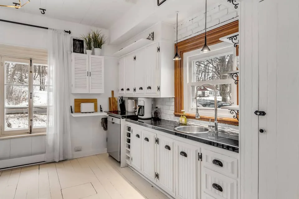 Cocina blanca equipada